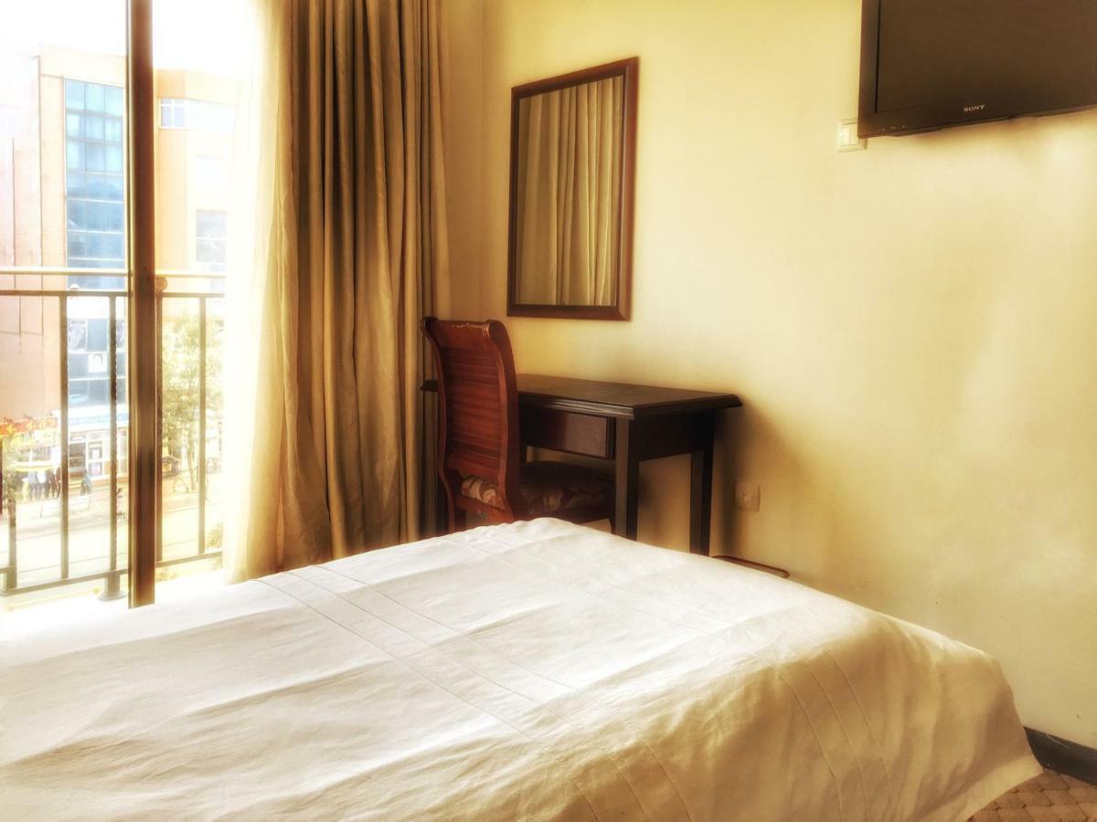 Top Ten Hotel 아디스아바바 외부 사진